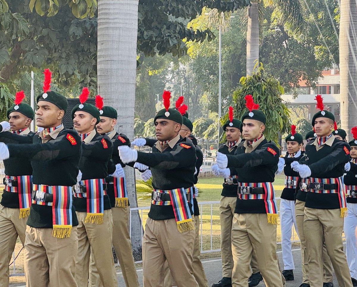 CBC_Chandigarh's tweet photo. A parade by the NCC filled the air with patriotic fervor. Under the theme ‘Swarnim Bharat–Virasat aur Vikas’, the event highlighted India’s rich heritage &amp; progressive vision. A collective pledge for a drug-free society further strengthened our commitment to social responsibility https://t.co/KLYQRxUCCf