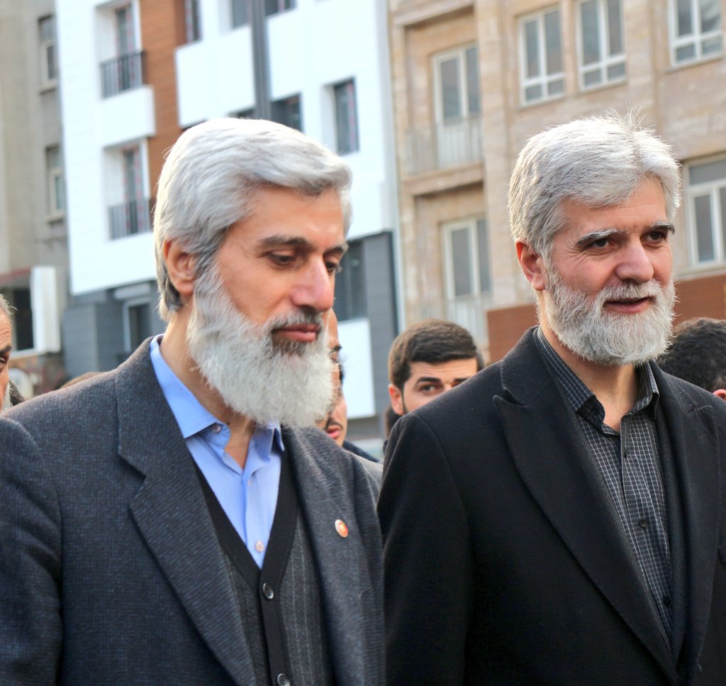Alparslan Kuytul Hocaefendi, Hacı Bayram'da gerçekleştirilen basın açıklaması sonrası Hacı Bayram Veli Camii'nde ikindi namazını eda edip Furkan Derneği'ne geçti.

AlparslanHoca Ankarada