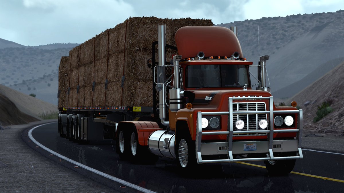 Aussie_Bushman's tweet photo. The Mack R
Modded with a 625hp V8 Cat Engine w/Air Start, it purred like a kitten all the way from Chihuahua Mexico to Lubbock Texas with Hay on a Jon Ruda T.P double flatbed !
#mack #bestcommunityever #americantrucksimulator #virtualphotography #jonruda https://t.co/u4tKG9VvoK