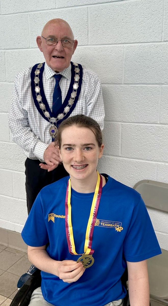 TeamBathAS's tweet photo. @SomersetASA 🚨Breaking News!🚨
British Record Alert!🇬🇧🔥
Nancy Jubb (17yr) has broken the S5 200IM British Record! 🏊♀️💥
While the record is pending ratification, Nancy has already received her presentation by @SomersetASA🎉
@jackkillah
#BlueAndGoldArmy🔷🔶#BritishRecord https://t.co/ChJ8ngvMAD