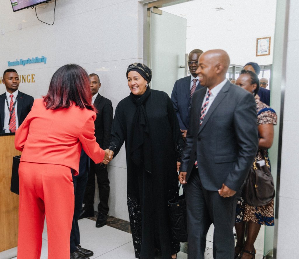 Welcomed by the UN Resident Coordinator <a href="/SusanNamondo/">Susan Namondo Ngongi</a> &amp; 🇹🇿’s Deputy Minister of Foreign Affairs, <a href="/AminaJMohammed/">Amina J Mohammed</a> has arrived in Tanzania ahead of the #AfricaEnergySummit. 
#UNTanzania #EnergyForAll