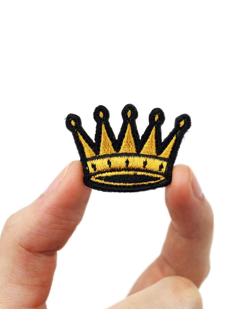 madebycooper's tweet image. Details: Embroidered Patch, 25mm, Laser Cut Edge 👑🖤

#CustomMade #CustomPatches #EmbroideredPatch