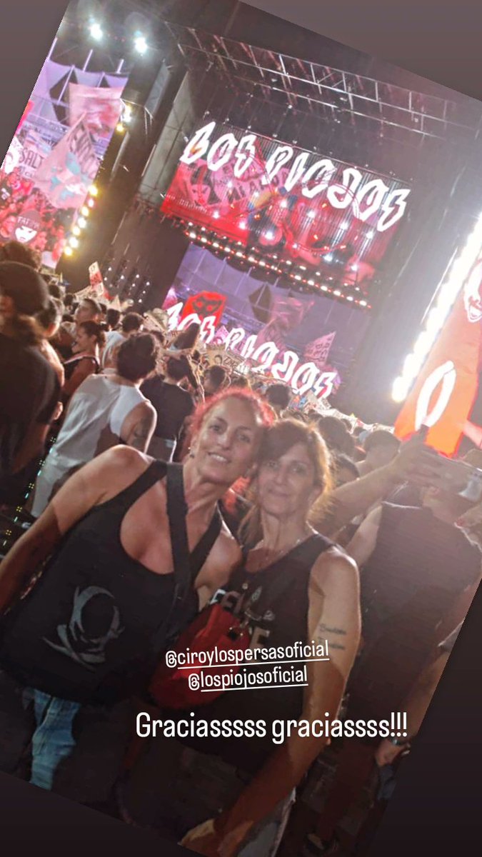 georturquesa's tweet photo. @ciroylospersas @OficialPiojos alto show como siempre, no me canso de darte las gracias x hacerme muy feliz! Amo tus recitales desde el primero que vi allá x 1994 en Arpegios, graciasss graciasss💖 https://t.co/oMY50ZKXUu