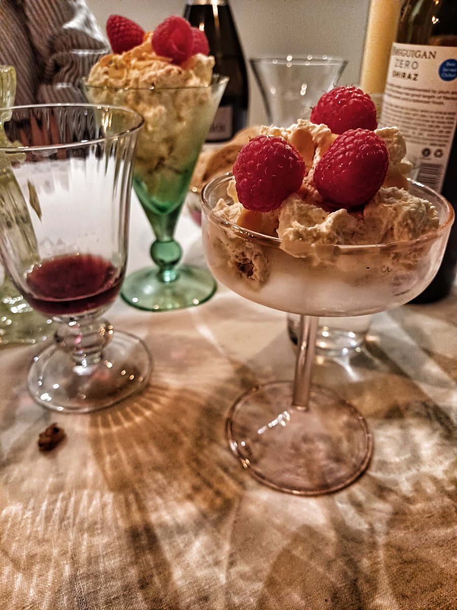 Lucy Worsley tweet media