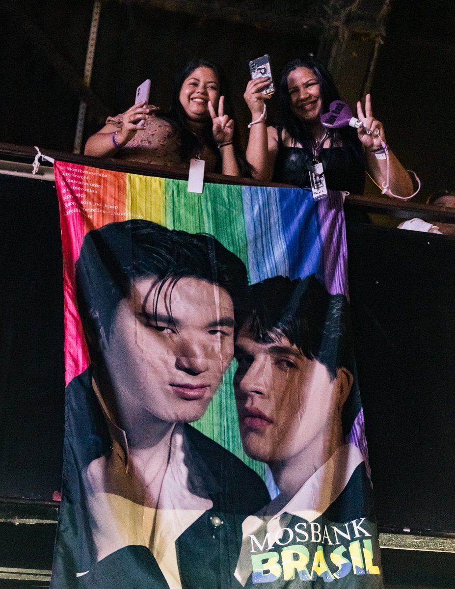 Bank_mondop's tweet photo. Because of your smile, I understand what it means to be an artist.Obrigado por me dar um significado tão valioso. 🇧🇷🥺

Nós te amamos Brasil 💛💚
 MOSBANK FM IN BRAZIL

#MosBank 
#MosBankFMinBrazil https://t.co/Cq0LTbgRZs