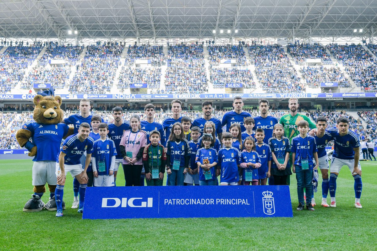 📸 Nuestro 1️⃣1️⃣ esta tarde en el Carlos Tartiere ⚔️⚽️

#RealOviedoCastellón 0-0    
#VamosOviedo 🔵⚪
#DíadePartido