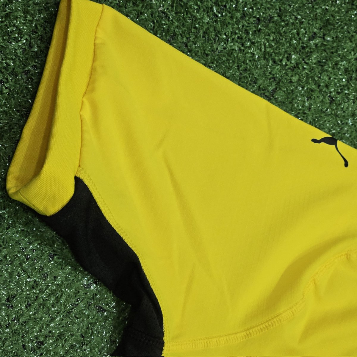 wanfakhrul23's tweet photo. π Close-up
Jersi Malaysia (Home) 2025
PUMA β’ Saiz M β’ RM319
#FAM #HarimauMalaya #PUMAFOOTBALL #PUMAMY https://t.co/0Uc1agfsTO