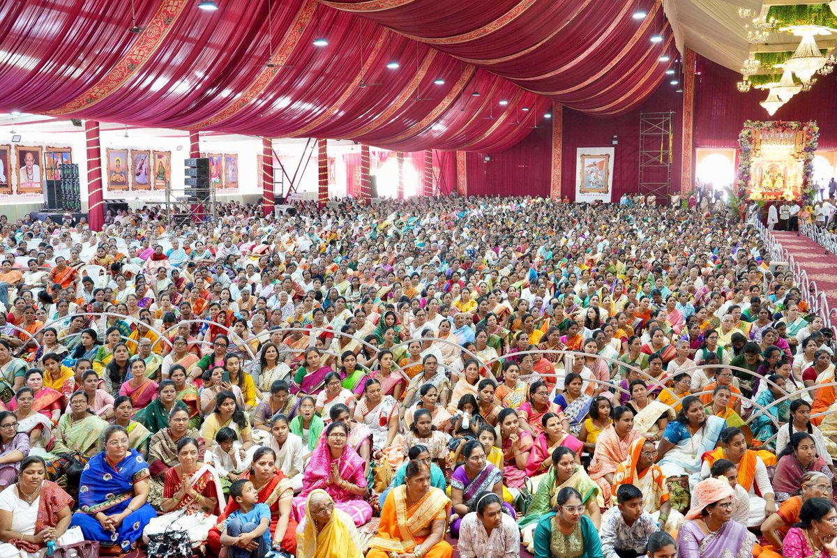 ChDadaPatil's tweet image. सांगली नेमिनाथनगर मधील अयोध्यानगरी येथे श्री रामकथा व नामसंकीर्तन सोहळ्याचे आयोजन करण्यात आले आहे. आज या कार्यक्रमास उपस्थित राहून श्री समाधान महाराज शर्मा यांचे आशीर्वाद घेतले. तसेच, उपस्थित सर्वांना शुभेच्छा दिल्या.

#Ramkatha #Nemithanagar #sangali 

@CMOMaharashtra