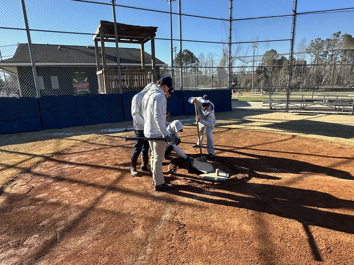 AUG_Baseball's tweet image. All you have to do is invest in the guy next to you! #PTB