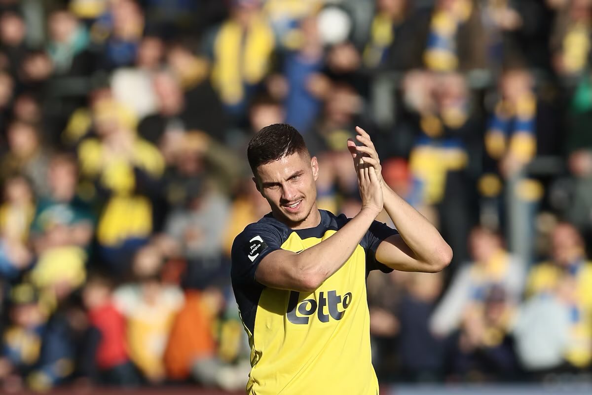 Finrob4's tweet image. Anyone know if or when the restriction is lifted for us to buy USG players? Need to pick Ivanovic up soon #bhafc