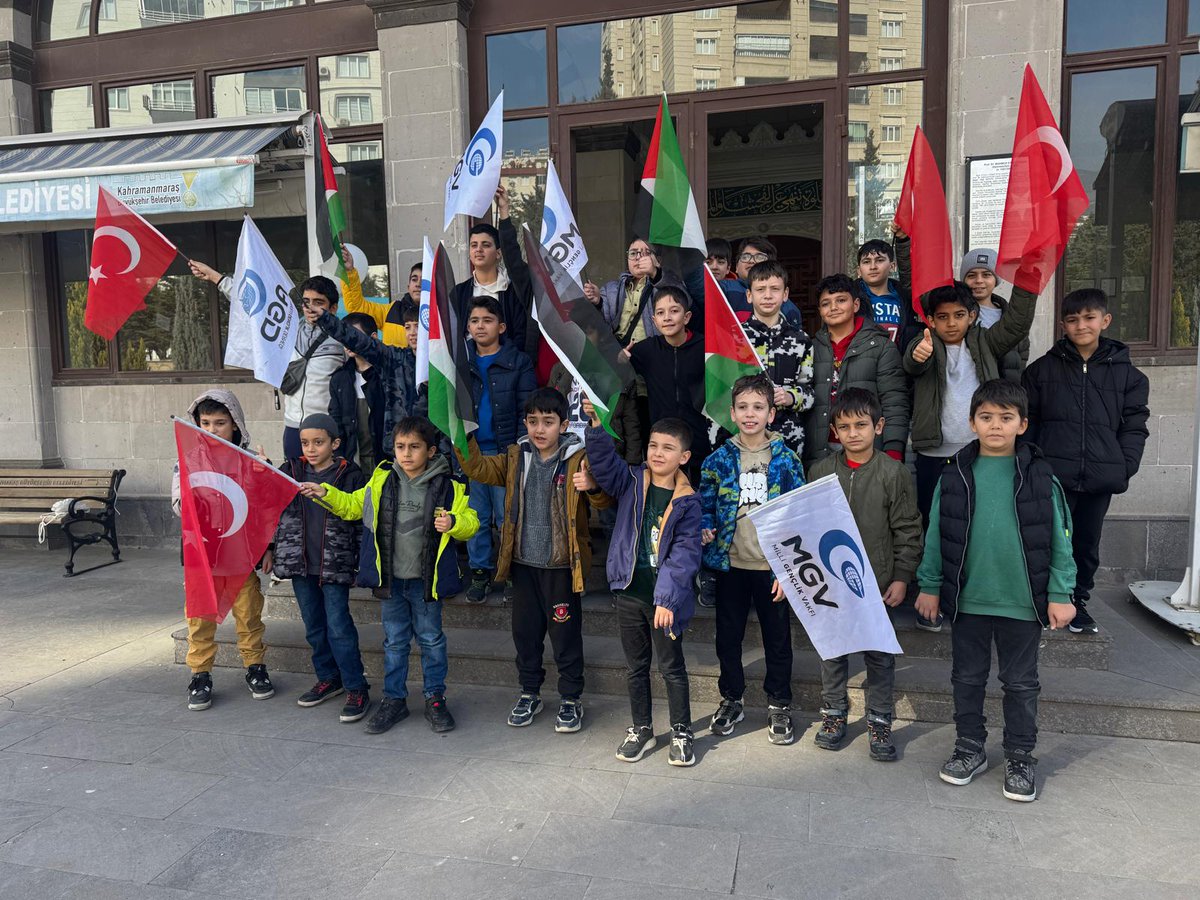 Kış etkinliklerimizi  2 gün süren dolu dolu heyecanlı bir şekilde camii programları ve sinema ile nihayete erdirdik rabbim tesirini halk etsin.