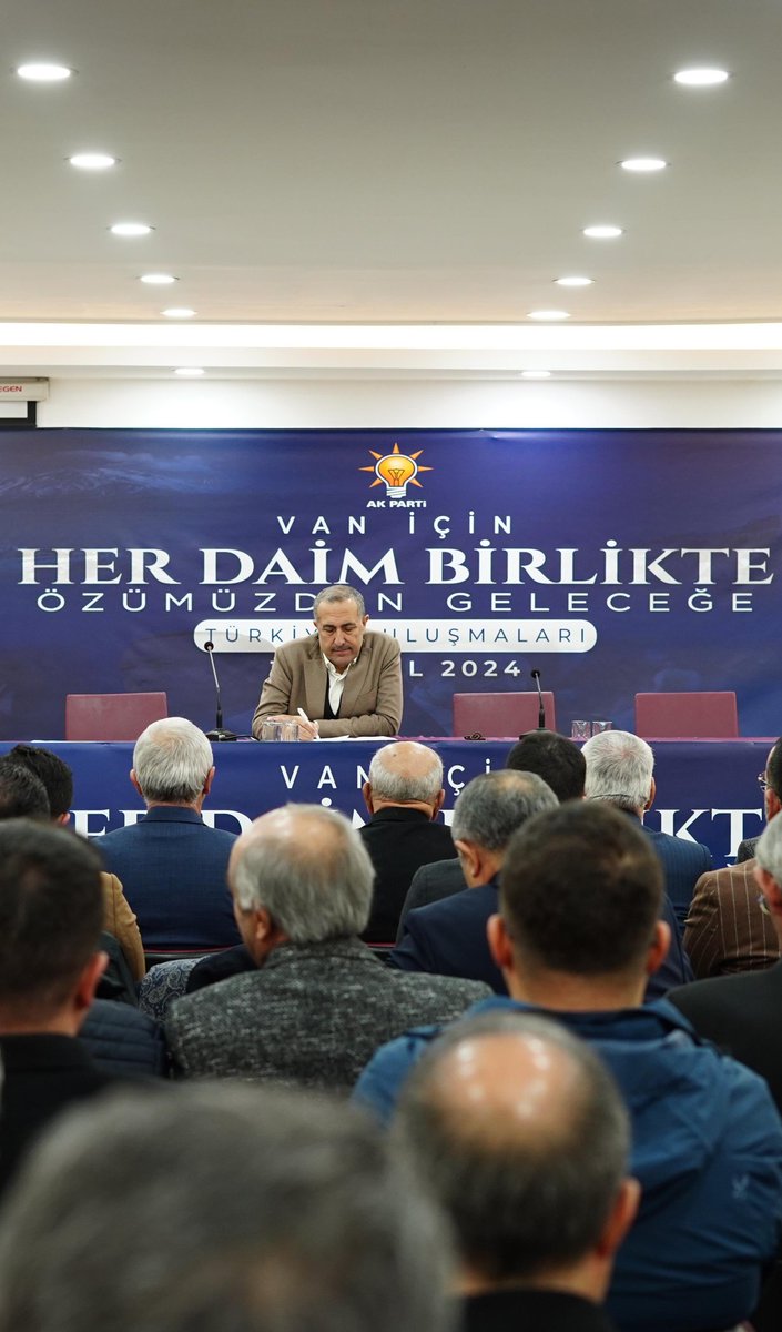 Ak Parti İl Teşkilatı olarak coşkuyla gerçekleşen kongremizden sonra yönetim kurulu üyelerimiz ile ilk toplantımızı gerçekleştirdik 
Hayırlara vesile olmasını diliyoruz. 
@akparti <a href="/tcbestepe/">T.C. Cumhurbaşkanlığı</a> <a href="/erkankandemir/">Erkan Kandemir</a>