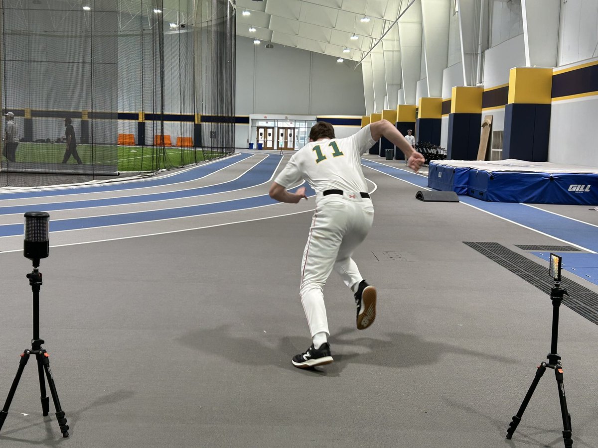 PrepBaseballOH's tweet photo. We are underway at Centennial Field house at MSJ

60s ✅
Catcher Pops ✅
Bullpens in progress 📈

#RiverbatsSD https://t.co/7W3vbUWRCC