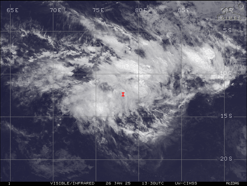 A low southeast of #DiegoGarcia can strengthen to a moderate TS over the next few days. Any cyclone should be minimal threat to land but can track far enough west to bring some rain to Rodrigues Island late in the week.