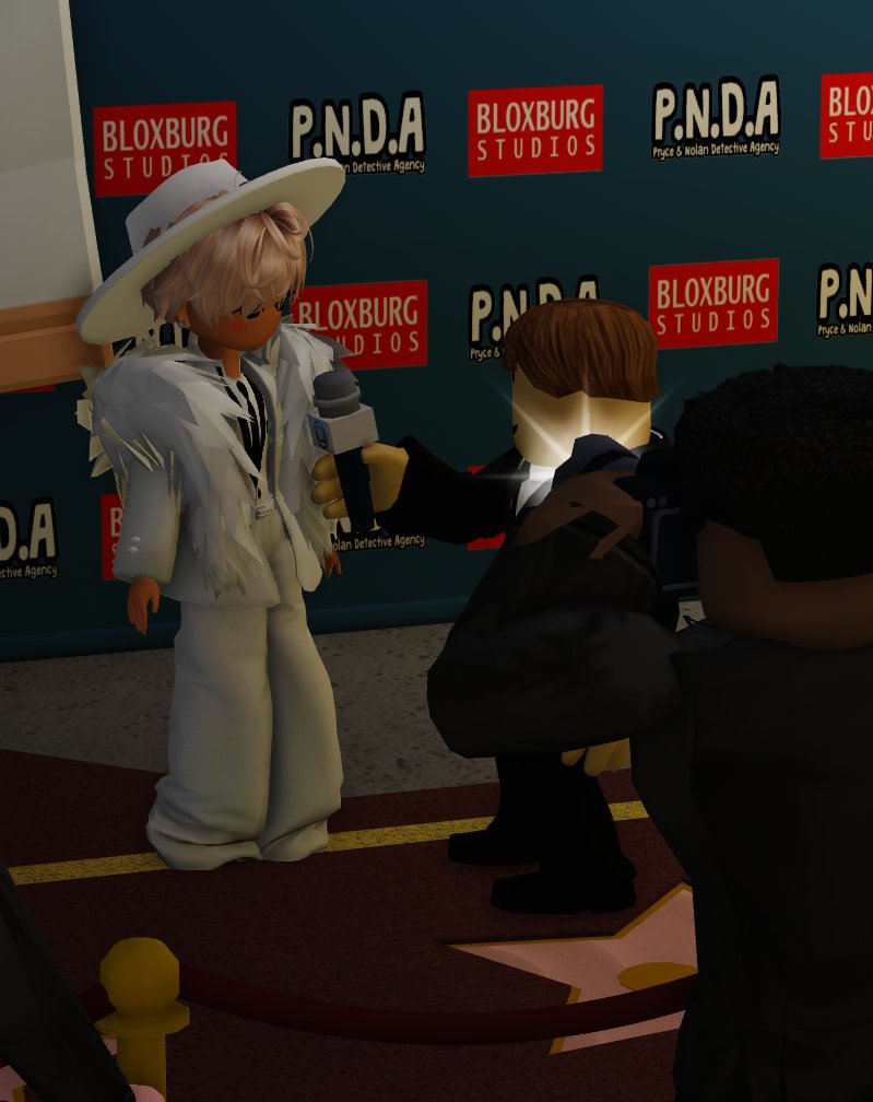 KV1921_'s tweet photo. @heybloxburg This is me pretending to have an interview in Premiere!💓 https://t.co/uoY6YK1bAR