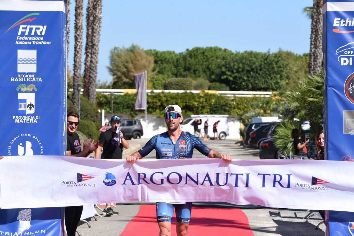 𝐀𝐫𝐠𝐨𝐧𝐚𝐮𝐭𝐢 𝐓𝐑𝐈 ti aspetta
4 maggio 2025
Nuota, pedala e corri in uno degli scenari più suggestivi d'Italia
𝐈𝐬𝐜𝐫𝐢𝐯𝐢𝐭𝐢 𝐞𝐧𝐭𝐫𝐨 𝐢𝐥 𝟑𝟏 𝐠𝐞𝐧𝐧𝐚𝐢𝐨 a prezzo promozionale
icron.it/newgo/#/evento…

#triathlonbasilicata #argonautitri #triathlon