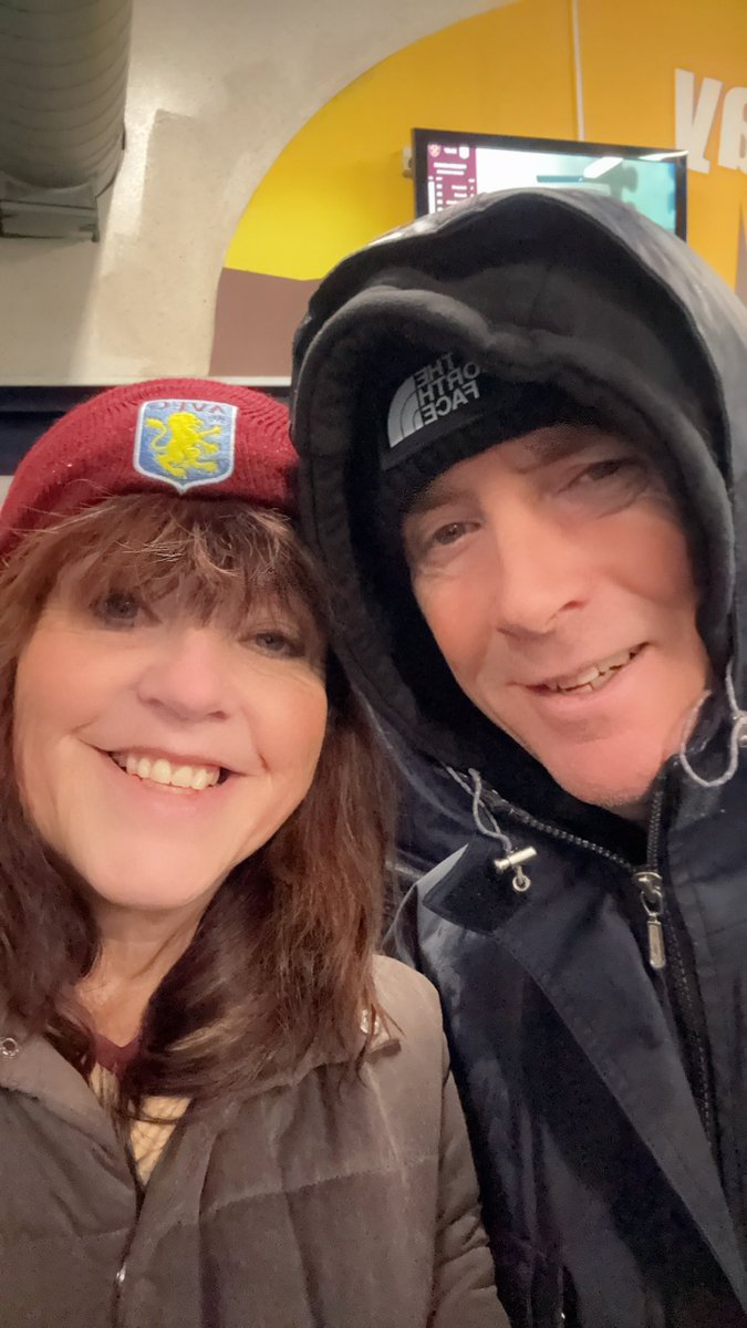 At a very wet and cold Villa park! Come on the villa bring some sunshine to the day!!! #UTV #AVFC #VTID <a href="/lynxups/">Graham 🦁</a>