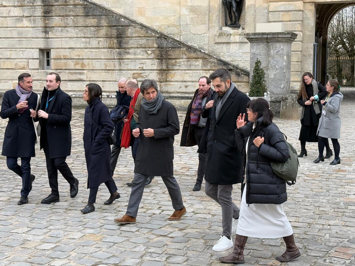 alhambracultura's tweet photo. 💚La Alhambra, presente en el encuentro técnico “Experiencias de visitantes en palacios reales y sus jardines”, celebrado durante los días 23 y 24 de enero en el castillo de Fontainebleau, Francia,
#alhambrainforma #alhambrainternacional https://t.co/lLqeUQJJzG
