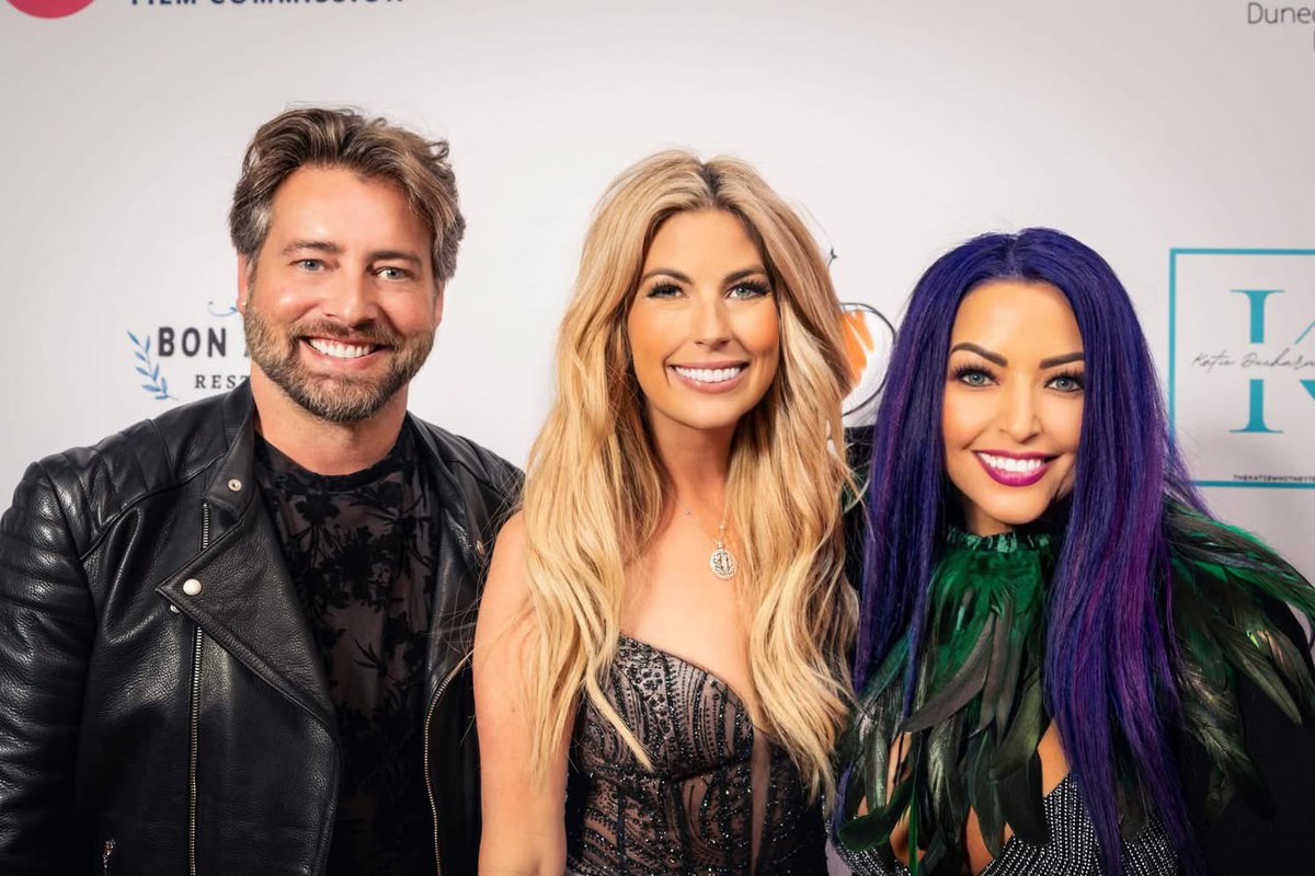 courtmwarner's tweet image. More clips just came in at the the Dunedin Film Festival with this glam squad @Moemakeup and @CharlieShrem