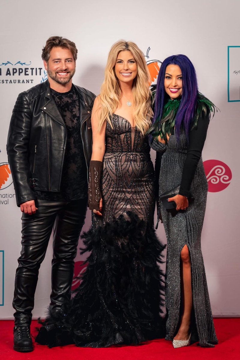 courtmwarner's tweet image. More clips just came in at the the Dunedin Film Festival with this glam squad @Moemakeup and @CharlieShrem