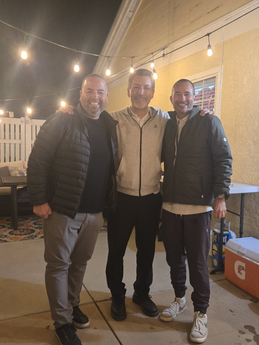 Charles Solomon (@coachsolomon2) on Twitter photo Three friends with many similarities, one could say no VEGETARIAN TRIO has won more games!
<a href="/RedondoGBB/">RedondoGBB</a>
<a href="/RosaryRoyals/">Rosary Academy</a> Three friends with many similarities, one could say no VEGETARIAN TRIO has won more games!
<a href="/RedondoGBB/">RedondoGBB</a>
<a href="/RosaryRoyals/">Rosary Academy</a>