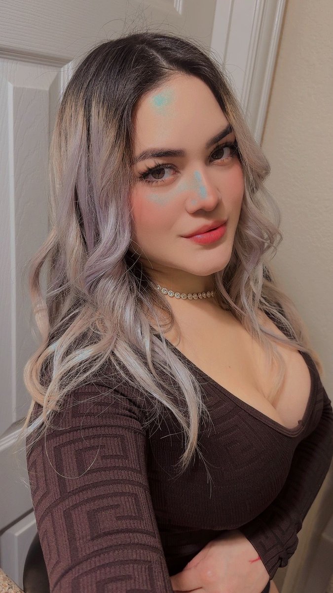 Emily Gustavo tweet media
