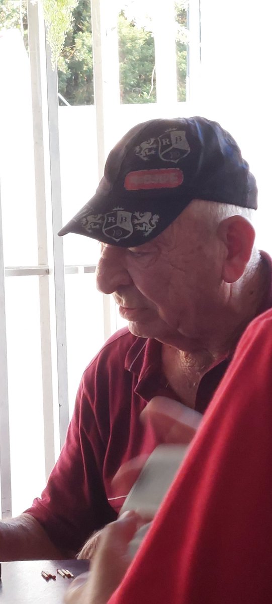 OnlyALastName's tweet photo. Meu vô sendo o maior fã de RBD no auge dos seus 80 anos https://t.co/6ojkZ55oSw