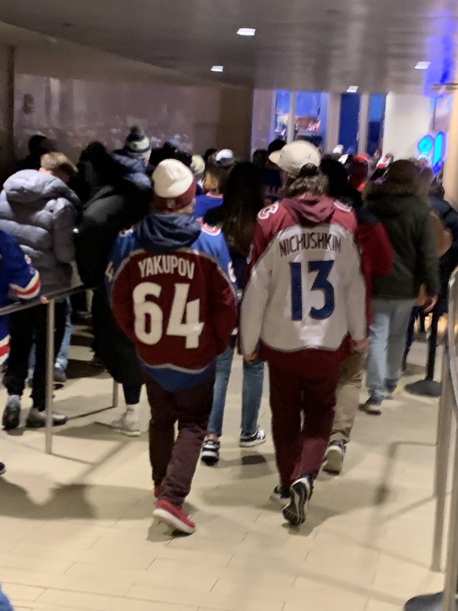 ScottyHockey's tweet photo. What a pair of sweaters … https://t.co/Fg4N37cZo7