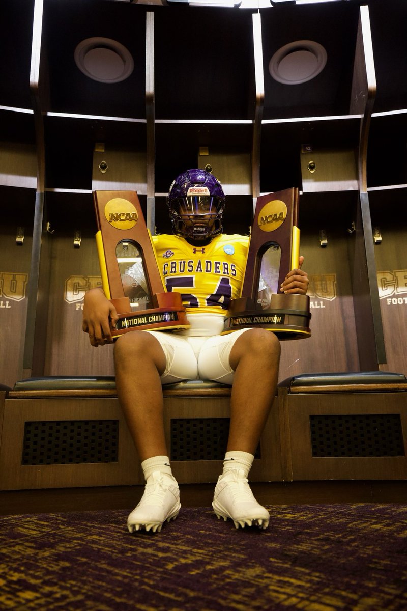 micahwillis52's tweet photo. #GOCRU ? @CoachK_Johnson @RecruitTheU @CoachFoster77 @coachsewardjr @_Coach_King @CoachJLaRue @CoachJordyDubb https://t.co/7rdXm2Tfct