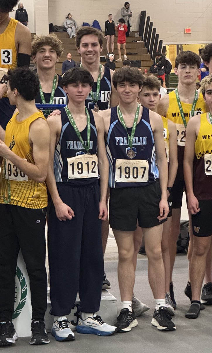 Girls 4x800 and boys 4x800 both score medals. Girls were 6th (10:13) and boys were 3rd (8:31)