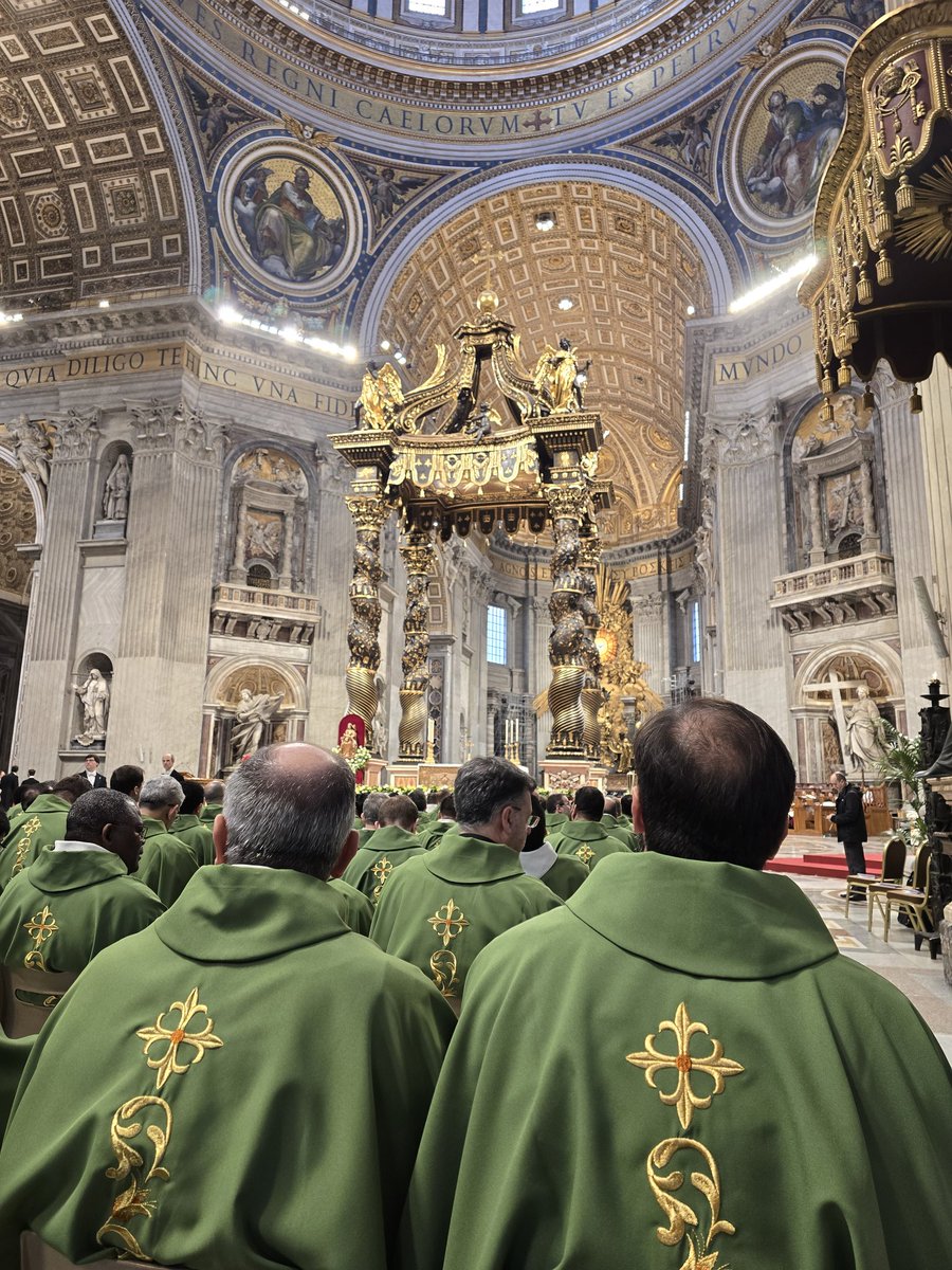 PadrEdwin's tweet image. Santa Misa con Papa Francisco jubileo de las comunicaciones Peregrinos de la Esperanza. Tercer Domingo T Ordinario. Domingo de la Palabra de Dios. #Padredwin #DivinoNiño @TVCA_ElSalvador @RadioYSAX800AM @RSB840AM @Orientacionss @pdninos @arzobispadoss @iglesia_sv @vaticannews_es