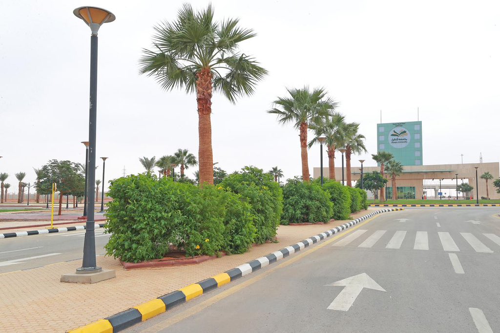 حرصًا على سلامة طلابنا وطالباتنا، 
وبناءً على تقرير المركز الوطني للأرصاد عن حالة الطقس المتوقعة؛ فقد تقرر تحويل الدراسة يوم الاثنين 27 يناير 2025م، إلى نظام التعليم (عن بعد) في جميع مقرات #جامعة_شقراء