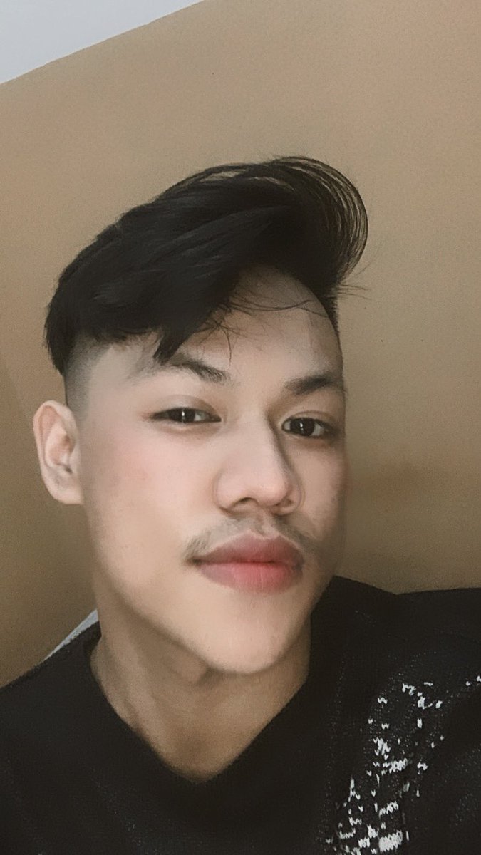 jbforyuu's tweet photo. kalau kfc jagonya ayam , kalau aku jagonya goyang jiaaaakkhh https://t.co/rJAlVaRkvH