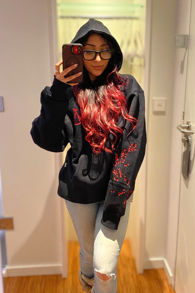 CyborgAngell's tweet image. I ✈️ to Paris to play #AssassinsCreedShadows early at  @Ubisoft HQ🥰

It’s STUNNING! Encapsulating the culture, history &amp;amp; landscape of 16th-century Japan in a beautiful &amp;amp; in-depth story across two characters 😍

Watch NEW story trailer👉 ubi.li/FcFAP
&amp;amp; get ready for…