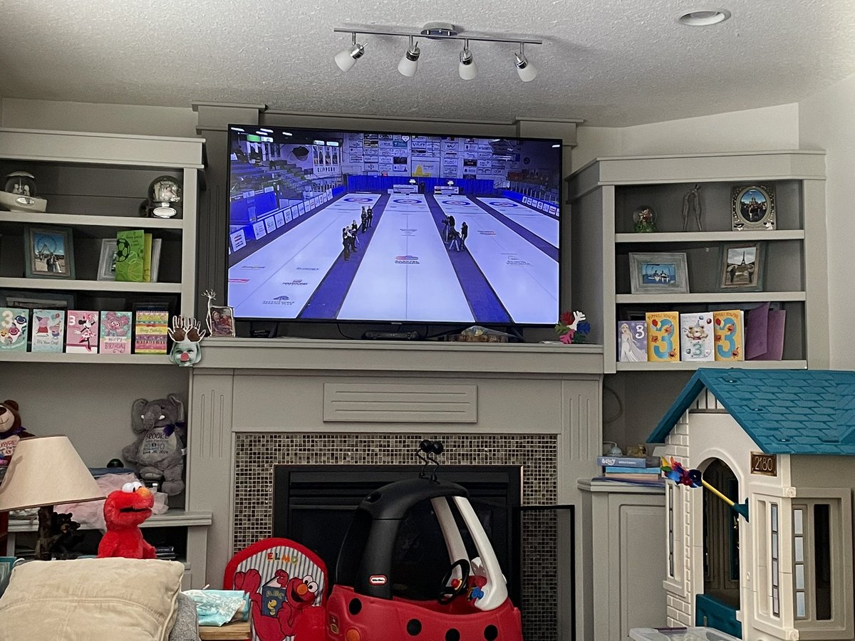 CTVBlair's tweet photo. Watching the final of the Viterra Prairie Pinnacle. Good luck ladies. @25CSChampions @CURLSASK The great @darrendupont on the call. 🥌 🌾 https://t.co/jhprxapjnL