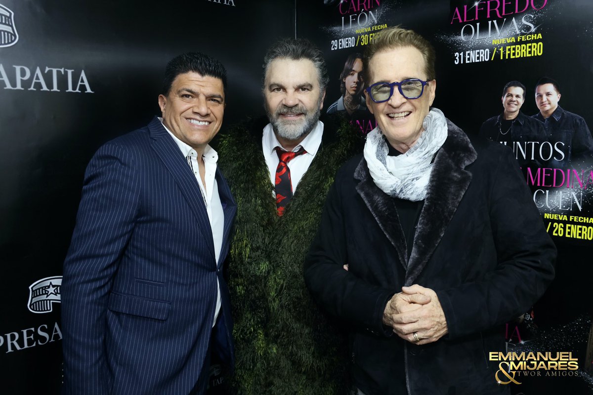 JulyJaramillo's tweet photo. Con el dúo espectacular @MijaresOficial &amp; @EmmanuelOficial en el @PalenqueTapatia  dentro de la @FeriaDeLeon 
#palenqueempresatapatia 
#palenqueleon #emmanuel #mijares https://t.co/crx7JL59ZQ