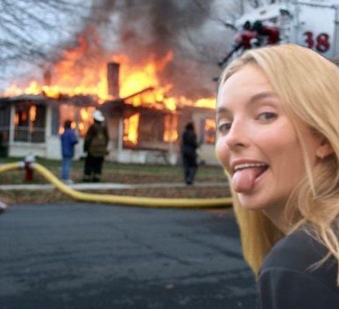 MOOTS DE KILLING EVE

Quem ainda não respondeu o questionário do meu TCC vai e responde🙏🏻💋 conto com a colaboração de todas gostosas que também sofrem pela Villanelle ☝🏻😭

(Favor darem rt pra chegar em mais gente, obrigada amores 🥰🥰💕💕💋💋)

 forms.gle/UyrBSWeGXU8GgE…