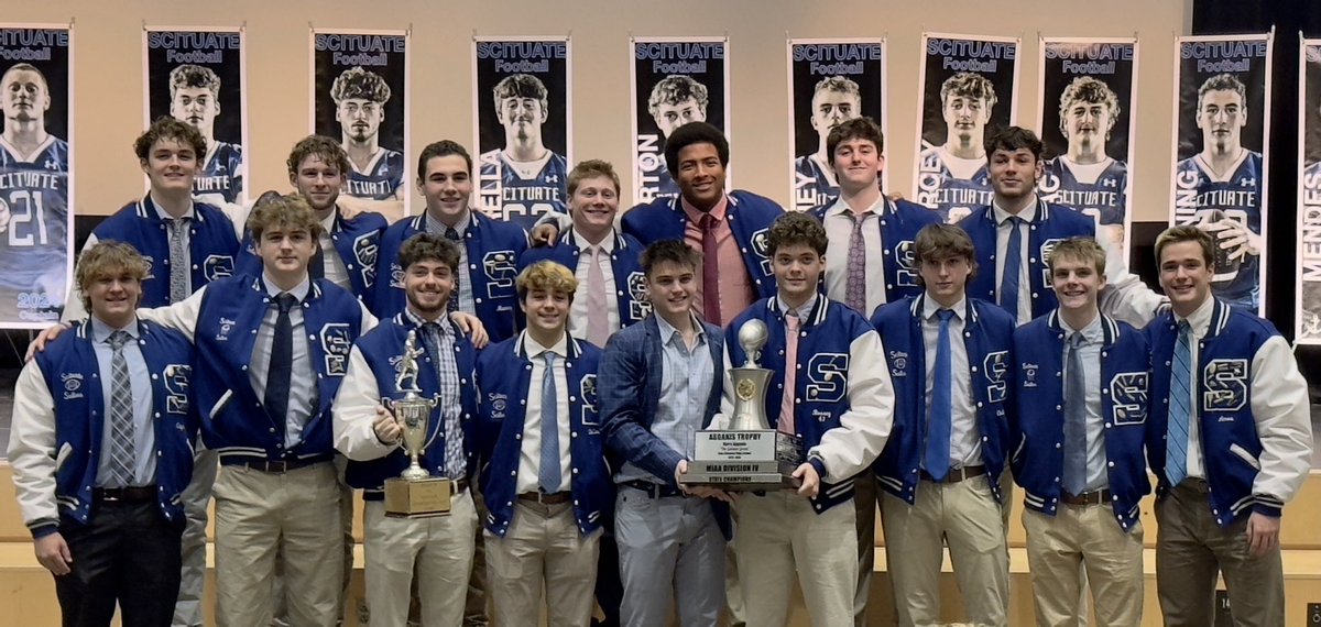 Celebrated Class of 2025 this morning!
State Champs ✅
League Champs✅
20-1 record in last 21 games
8-2 Career Playoff Record
Incredible run these past 3 years, it was an honor to watch the growth and maturation of these guys from Sophomore year to Senior Year #AsOne⚓️🏆💍