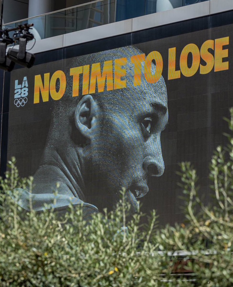 plyteboy's tweet image. RIP to my GOAT 🐐…#Kobe 

I wish you all the best Sunday and hope you have the mamba mentality to achieve your goals this week!

I’m on Twitch at 5pm PST producing beats live and vibing with the fram. Miss yall! 

twitch.tv/plyteboy/sched…