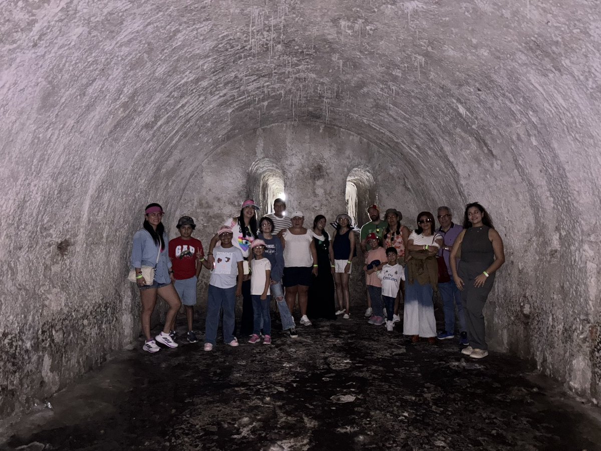 de_ejea's tweet photo. #Prisioneros #Visitantes #Conociendo la #Fortaleza de #SanJuandeUlua #selfiedelrecuerdo #graciasporsuvisita #guiasdeturistasejeaveracruz #elizabethaburto 👍 https://t.co/541j4zYgr0