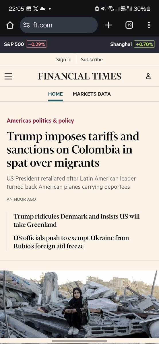 tabimejia's tweet photo. Gran favor el que le esta haciendo @POTUS a @petrogustavo, quien ahora podrá sentirse el precursor de una lucha que sin duda tendrá que darse contra este gobierno norteamericano, dispuesto a desafiar el Estado de Derecho. Se alimentan unos a otros, y nosotros acá twiteando. https://t.co/KJYHtrEM72