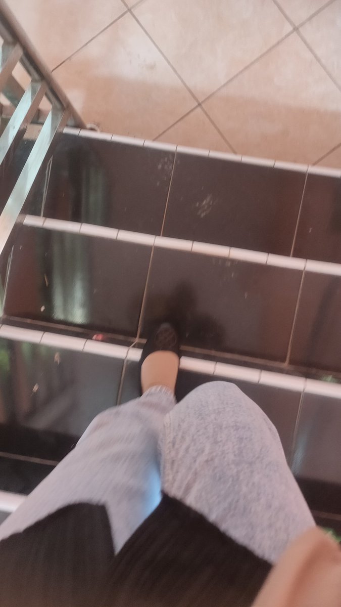 randomthingsshh's tweet photo. nerbener UO kemarin abcdefghijklmnopqrstuvwxyz pas ngerjain soal setiap matkulnya dgn serius malah yg bener dikit bgt giliran saat ku mengarang bebas malah bener banyak njayyy https://t.co/hY947PoOun