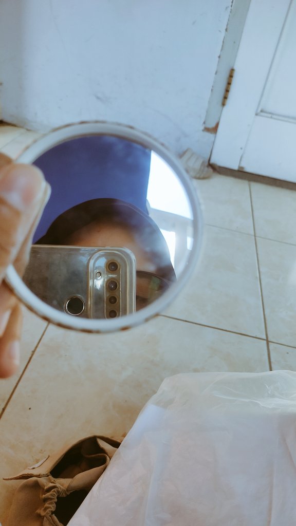 randomthingsshh's tweet photo. nerbener UO kemarin abcdefghijklmnopqrstuvwxyz pas ngerjain soal setiap matkulnya dgn serius malah yg bener dikit bgt giliran saat ku mengarang bebas malah bener banyak njayyy https://t.co/hY947PoOun