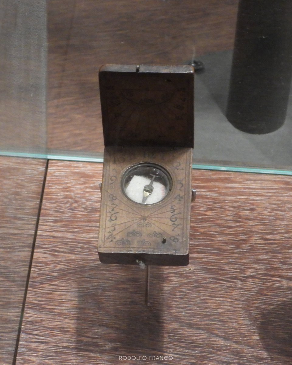 rodolfofrancoud's tweet image. Interrumpo su navegación para mostrarles una brújula de 1550 🧭😮
Museo Nacional de Colombia
#brujula #museo #museonacionaldecolombia