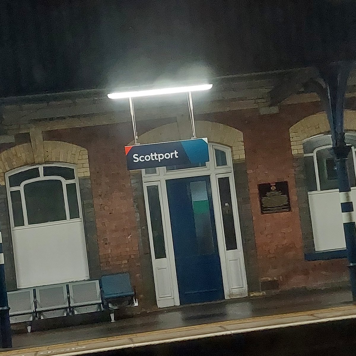 natewwlie's tweet photo. Sooo any idea why Stockport train station has been changed to Scottport? Just saw workmen changing the signs from my seat 🤣 https://t.co/YRHGjUCRSw