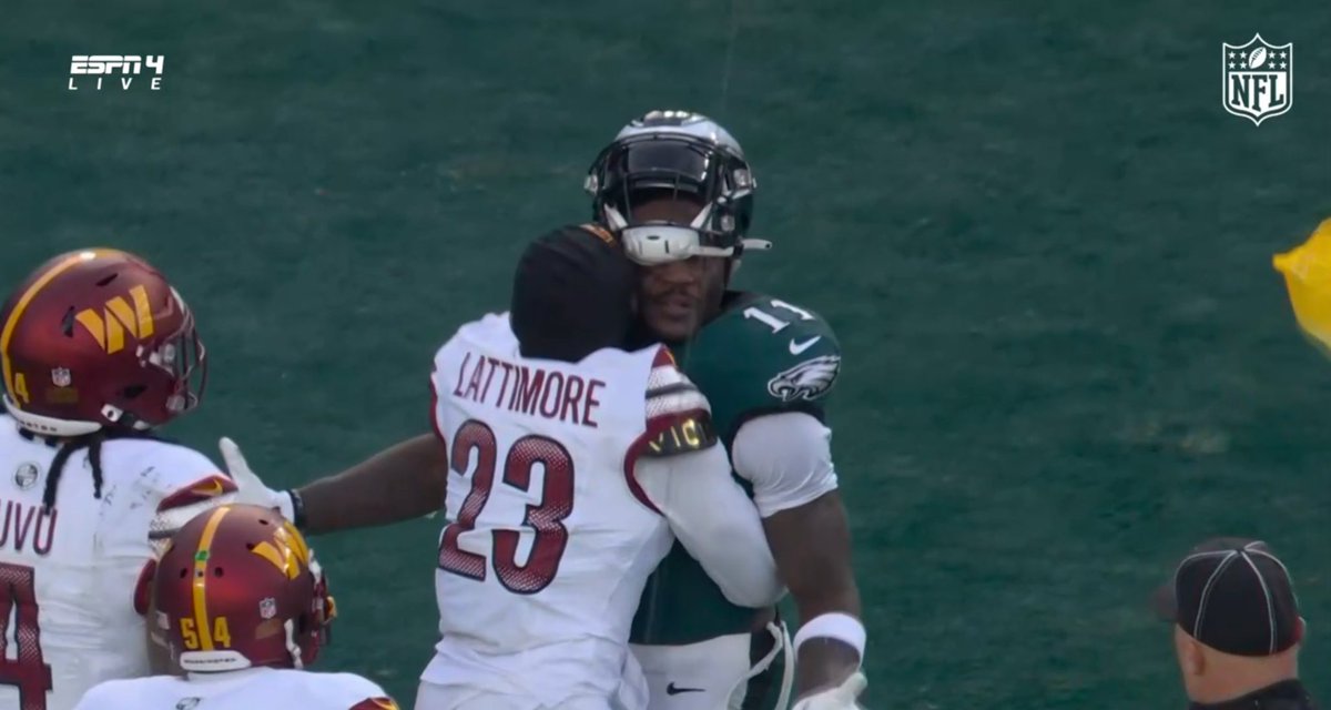 ♥️ HEARTWARMING: Marshon Lattimore gives AJ Brown a kiss on the cheek congratulating him after his team scored a touchdown ♥️