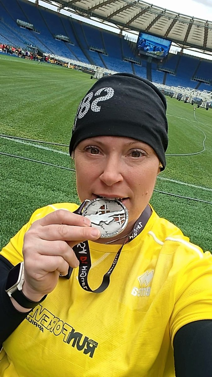 stefaniala1978's tweet photo. Corsa di miguel 10km di puro insegnamento ,stadio olimpico roma. https://t.co/hMKhiVPTp1