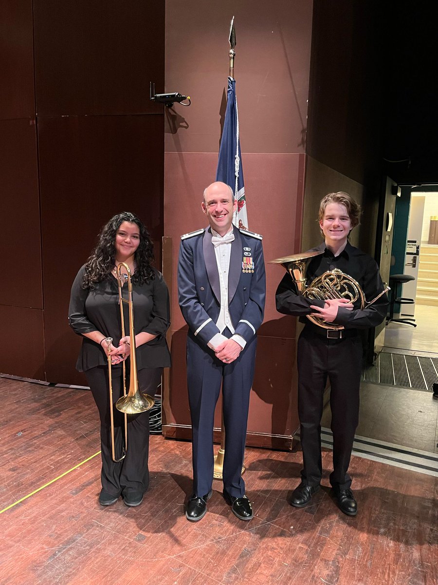 Woodside_Band's tweet image. Look at these Wolverines representing us well! 🐾👀

Miriam and Colin participated in the @cnucaptains Honor Band Event this weekend. 🎵

Deon travelled to Kings Fork for their annual HBCU Audition Day event! 🥁 

#NNPSProud
#NNPSArts
#WoodsideBand
#WoodsidePride
