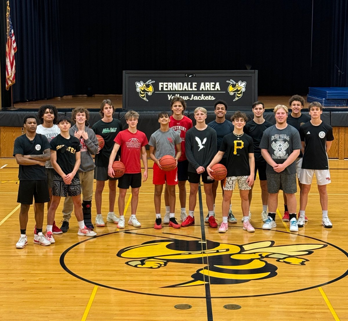 WestyBasketball's tweet photo. With the annual Milt Lantz wrestling tournament in full swing in our gyms, our neighbors at Ferndale High were kind enough to share their gym. Thank you to our friends from The Hive!!! 🙏
@FAYellowJackets https://t.co/xD0Oh08mPS