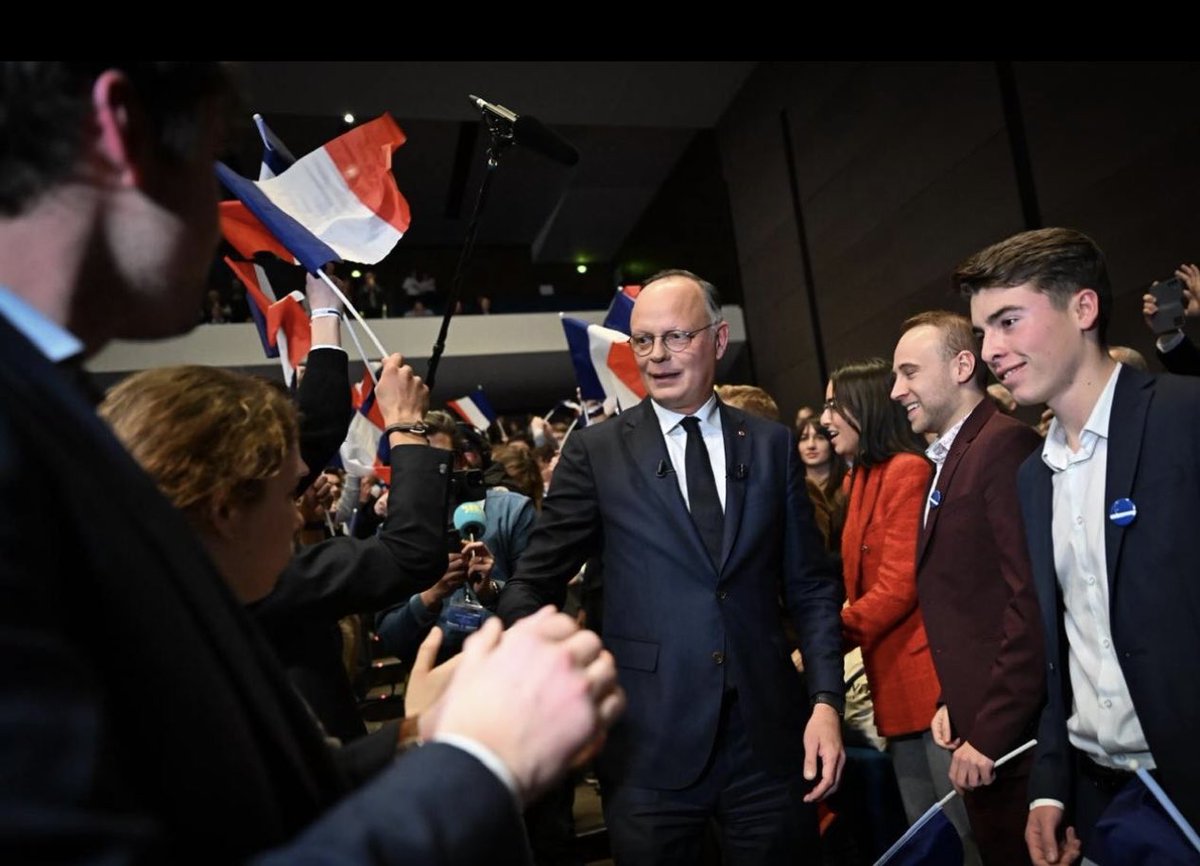 Vous étiez plus de 1500 aujourd’hui à Bordeaux autour d’  ⁦<a href="/EPhilippe_LH/">Edouard Philippe</a>⁩ pour ce premier congrès Inter régional d’⁦<a href="/HorizonsLeParti/">Horizons</a>⁩  - il n’y a pas de fatalité au déclin de la France ! Rassemblons-nous ! Rejoignez-nous !